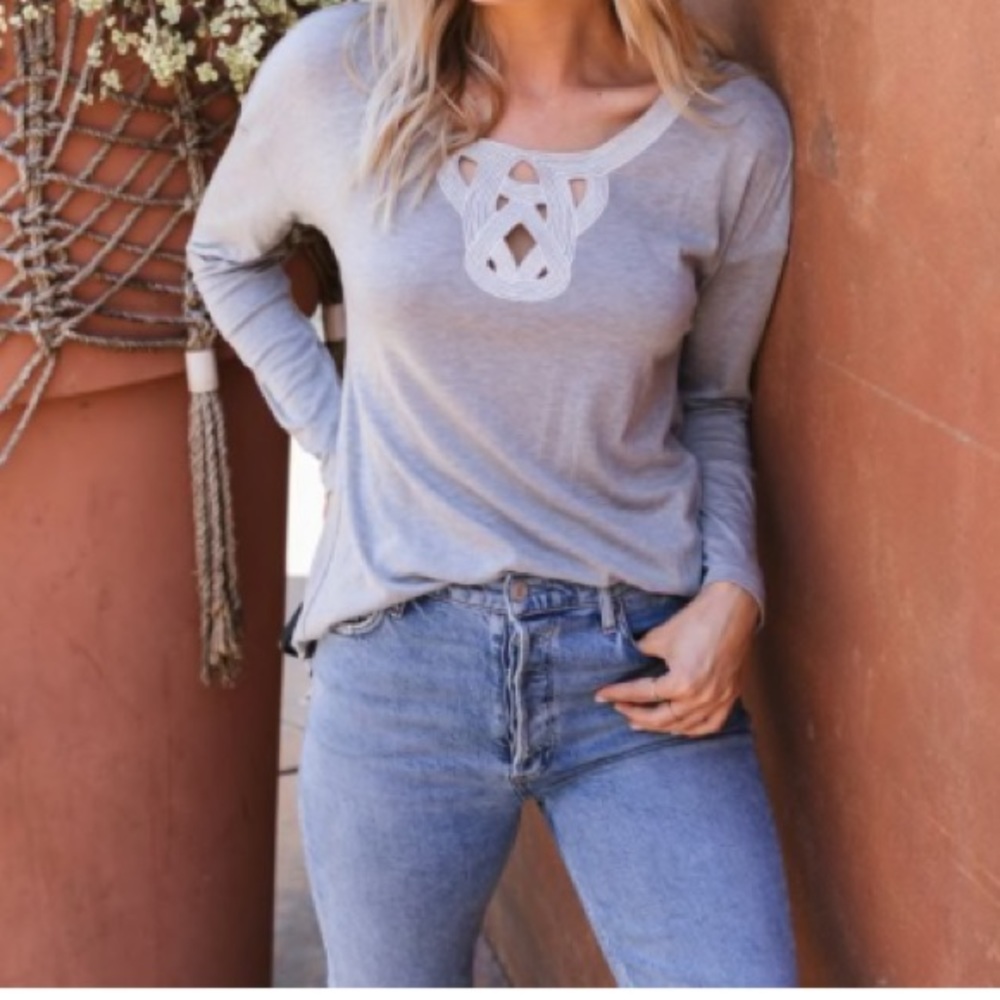 Embroidered tee
